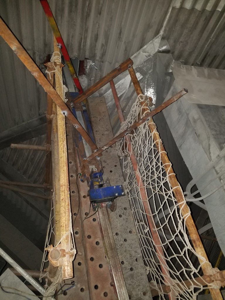 业绩图片、公司新闻鸳鸯湖电厂#2空预器在线清洗20250310_114417_795 768x1024.jpg