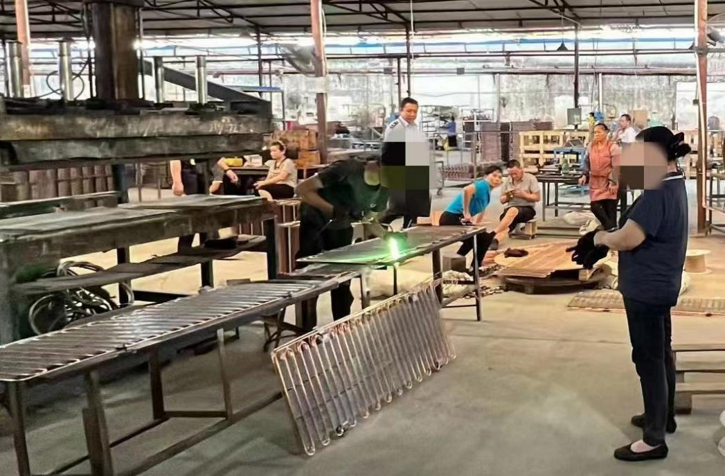安全学习、技术交流5重大隐患！企业错将人社部门颁发的焊工证当作特种作业操作证，无证上岗！（附：四种证的区别）frc e6382cd8cf51cebcd3fa08ecd4cd8801.png